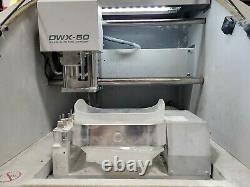Roland Dwx-50 Machine De Fraisage Dentaire À 5 Axes Et Logiciel Sum 3d Computer Comprend